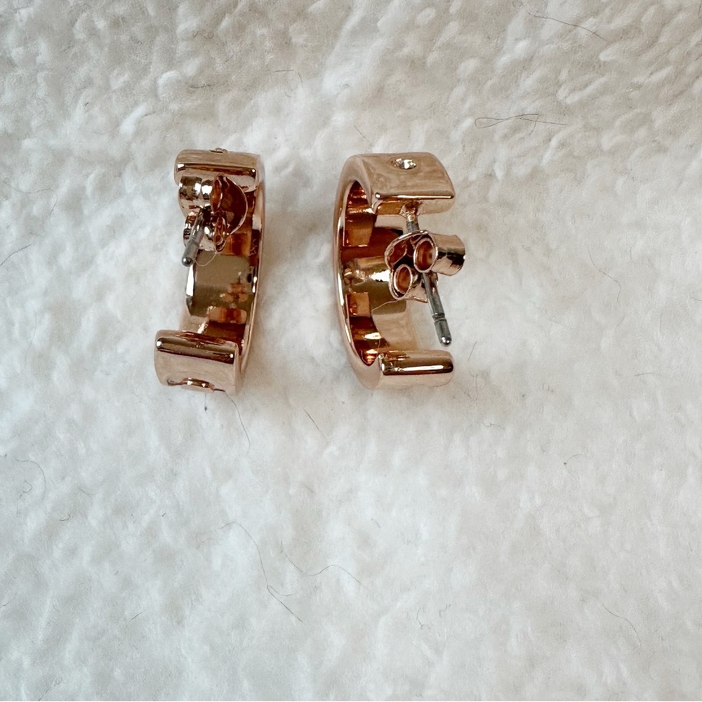 Coach NWT Rose Gold Signature Huggie Earrings Style C1901 Plated Brass Titanium - Picture 15 of 16